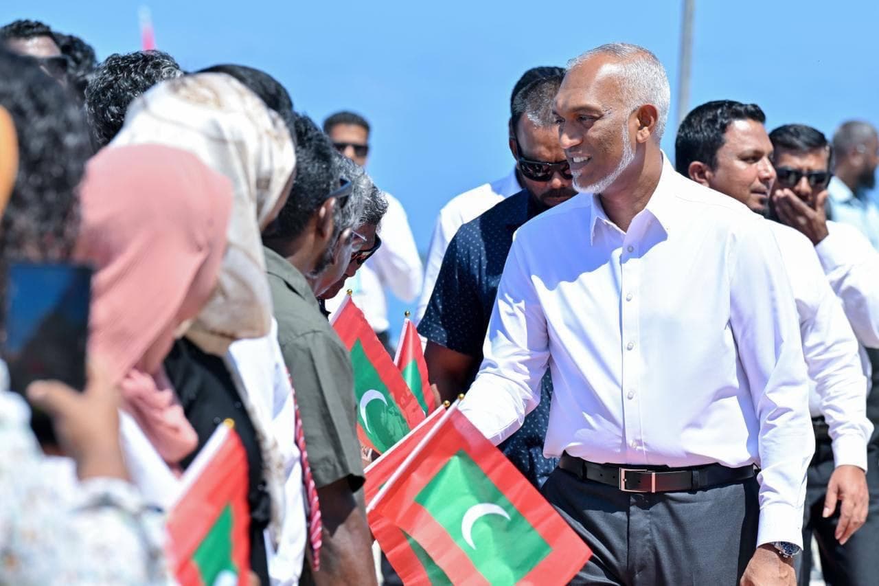 President deems Makunudhoo airport a strategic necessity