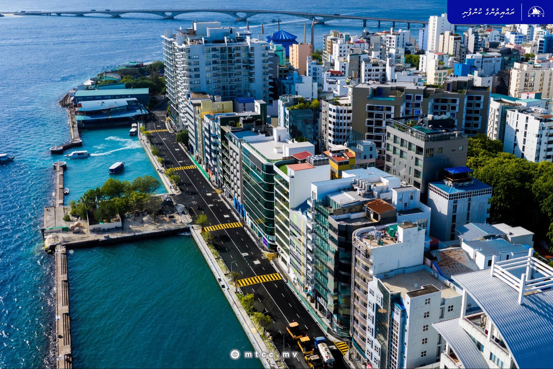 Progress of the Malé North Side Boduthakurufaanu Magu Road Project (Phase 1), with asphalt paving nearing completion. | Photo: MTCC