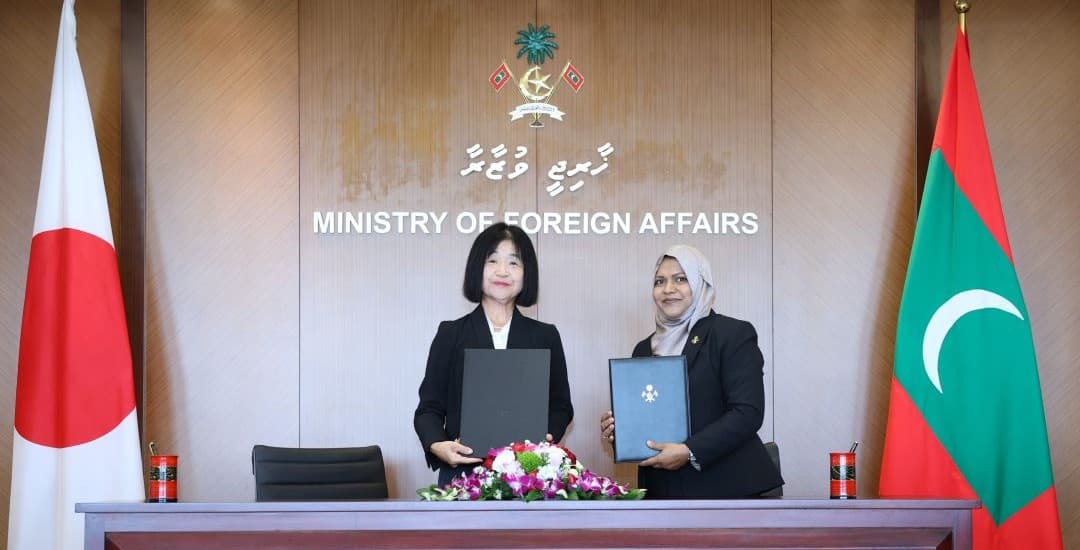 State Minister for Foreign Affairs Sheryna Abdul Samad and Japanese Ambassador Ishigami Rumiko exchange signed documents during the grant agreement signing ceremony to continue the JDS scholarship programme. | Photo: Ministry of Foreign Affairs 