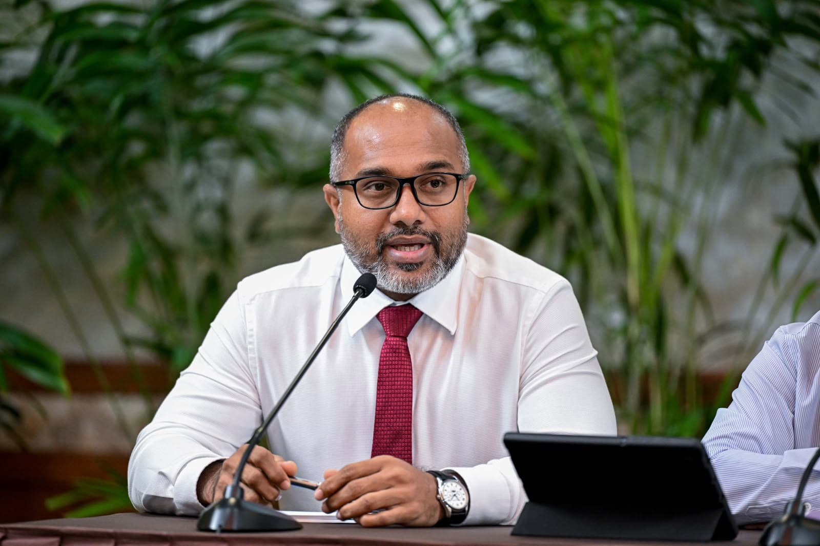 Resort Chains, Construction Firms and Political Figures Linked to Dollar Black Market: Minister