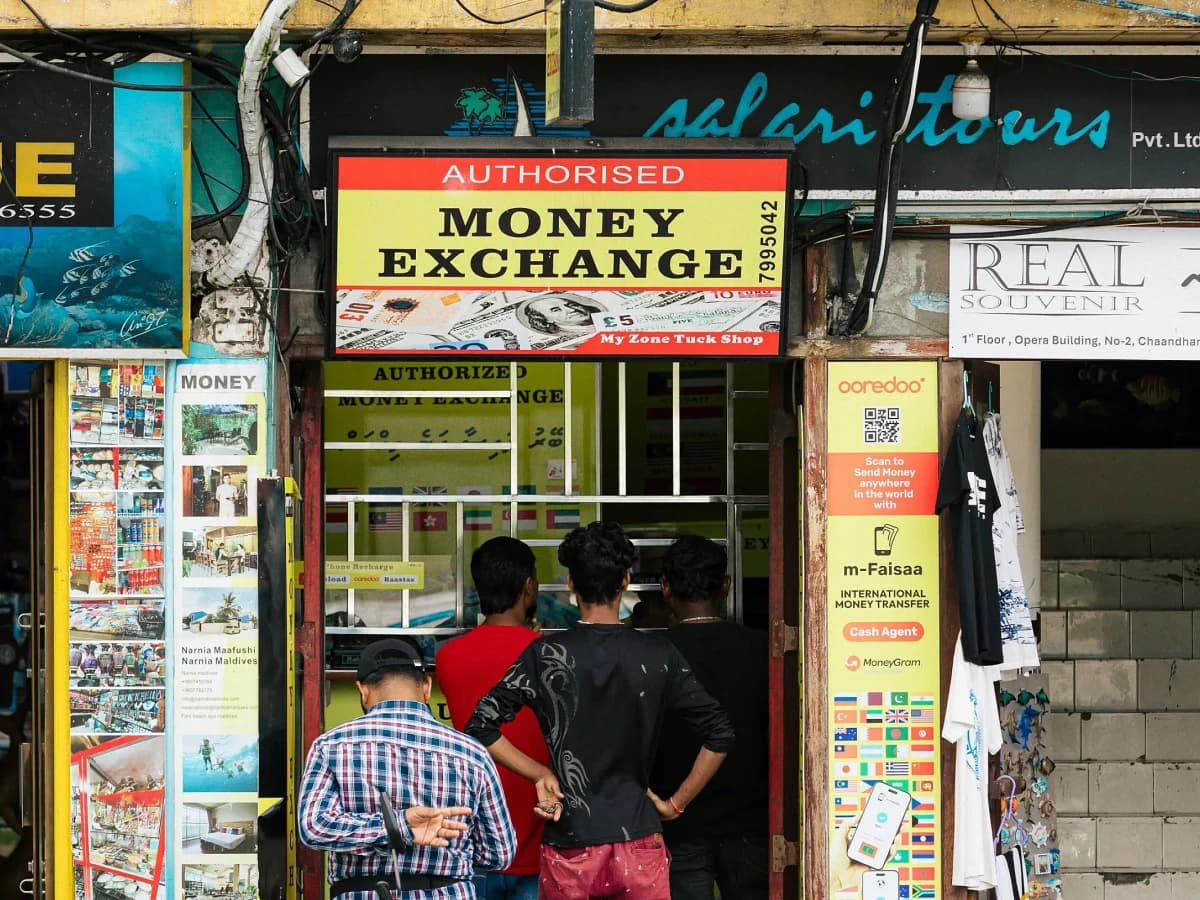 Police Receive 65 Reports on Illegal Dollar Trading Through New Hotline