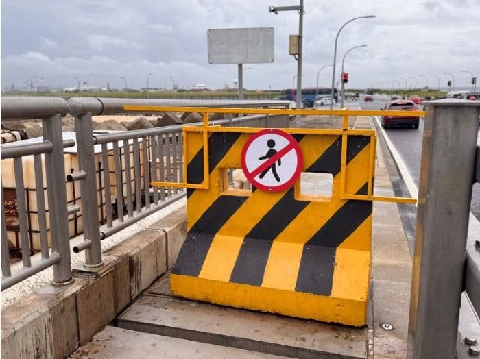 Police Warn Against Walking Across Sinamalé Bridge