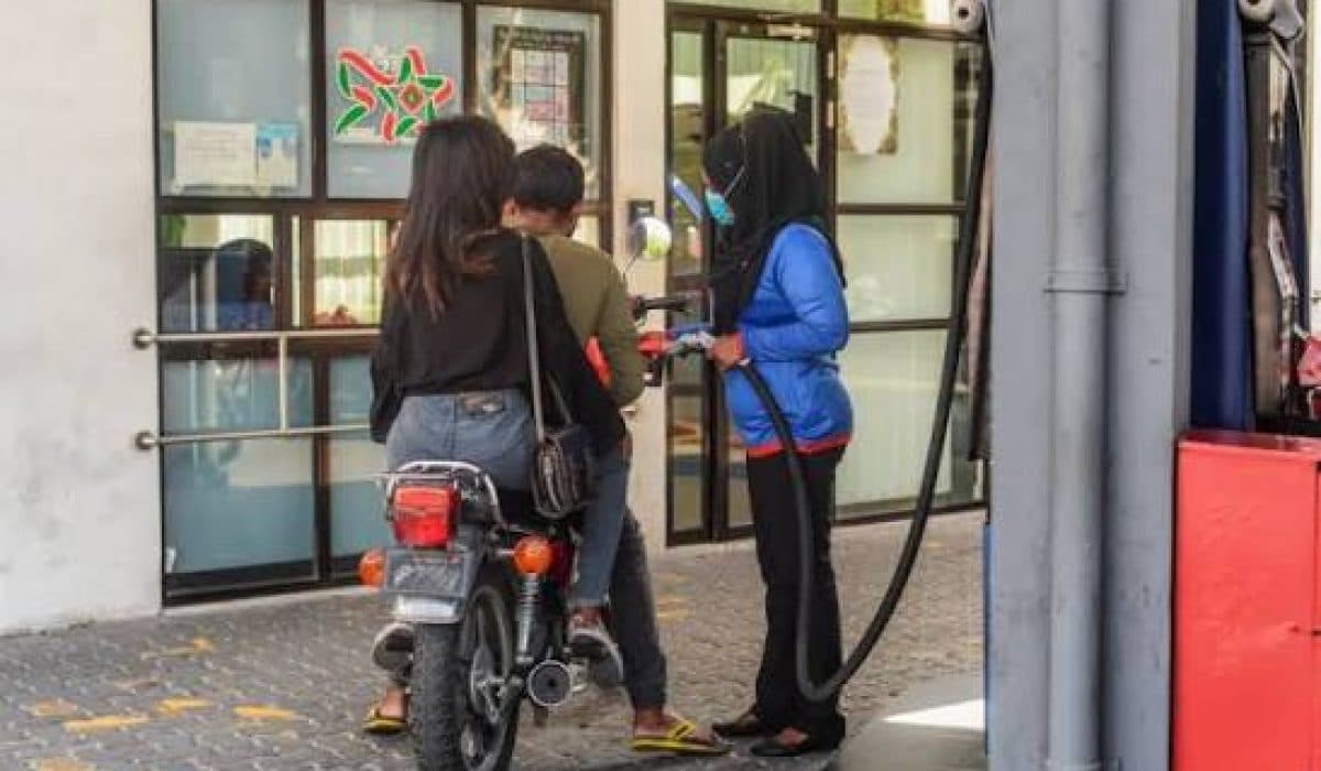 India Cuts Oil Export Tariffs for Maldives